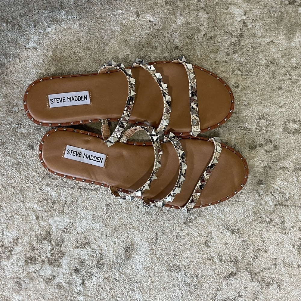 Steve Madden slides